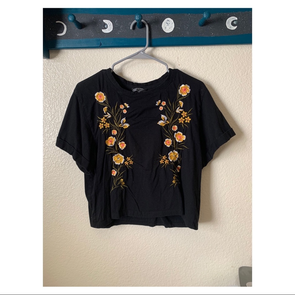 Cropped black T-shirt